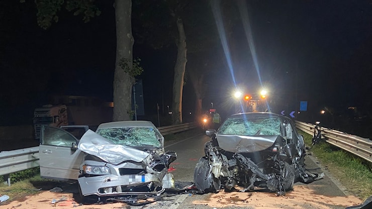 Incidente a Ferrara, un morto e tre feriti nello scontro frontale. La vittima ha 30 anni, grave l'altra automobilista: «Il boato a un chilometro di distanza» - Corriere di Bologna