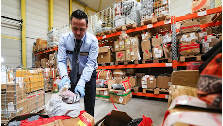 Pacchi extra Ue, scatta il dazio di 3 euro dal 1 luglio