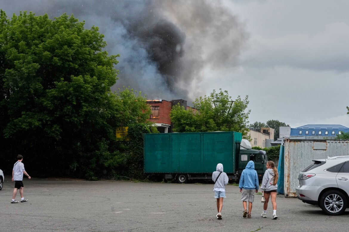 Nuovi attacchi, stop all’export di diesel