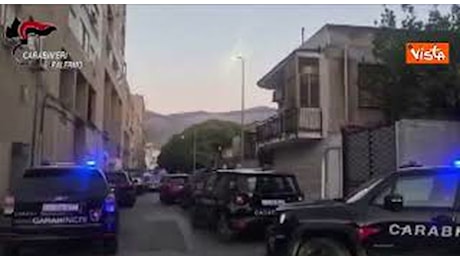 Palermo, presa la banda dei kalashnikov: 15 arresti nei blitz all'alba VIDEO