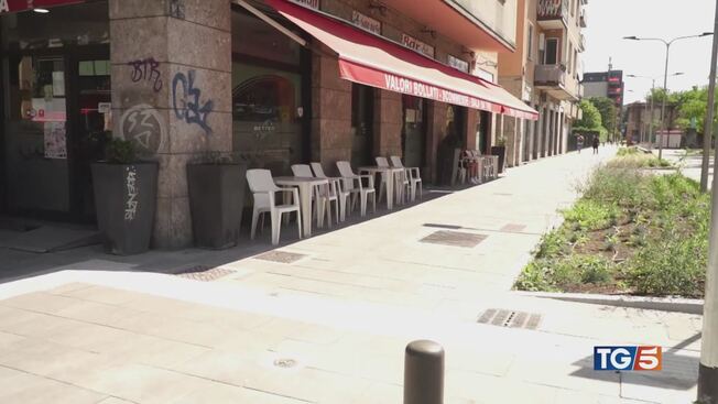 20 coltellate, ferito senza alcun motivo