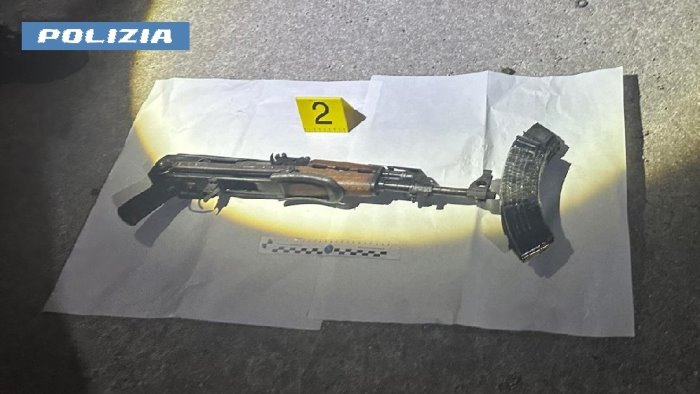 Detenzione e porto abusivo di arma: provvedimento della Dda