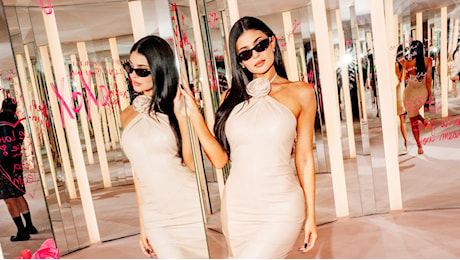Meta lancia i nuovi occhiali intelligenti: la collezione firmata Kylie Jenner e i modelli a marchio proprio