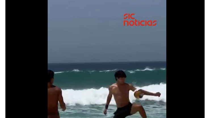 Alcaraz riappare in Portogallo: la protezione al polso è più leggera, cresce l’ottimismo sul recupero (Video) - LiveTennis.it - Il portale italiano del tennis