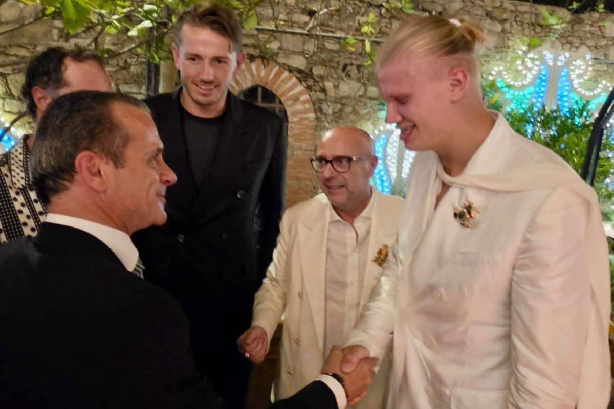 Taormina pazza per Haaland. Sorrisi e chiacchierata con De Luca: “Erling…il vero bomber sono io”