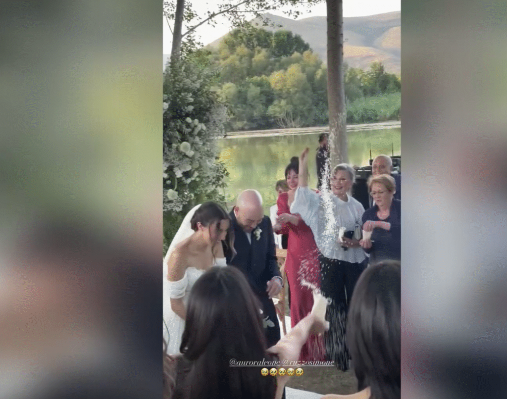 Il matrimonio di Aurora Leone e Simone Ruzzo in una Panda verde menta