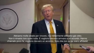 Trump: Mi hanno chiamato dall'Iran, vogliono fare un accordo disperatamente