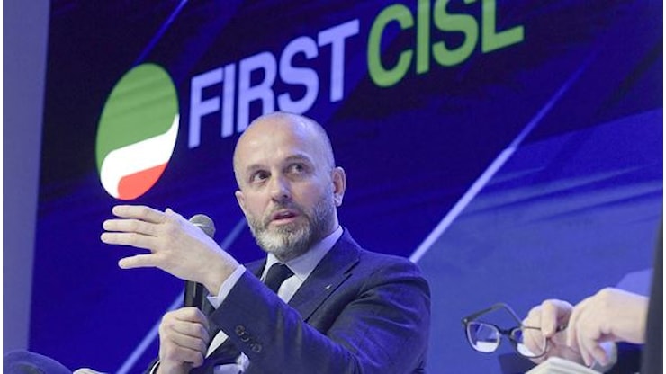 Banche, Colombani (First Cisl): ai vertici per efficienza, ora redistribuire risultati a lavoratori - la Repubblica