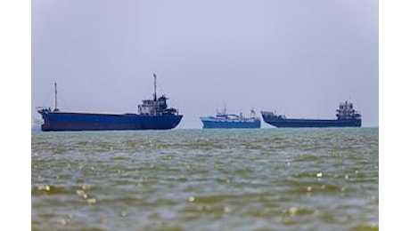 Iran chiude lo Stretto di Hormuz: Non passa nessuna nave