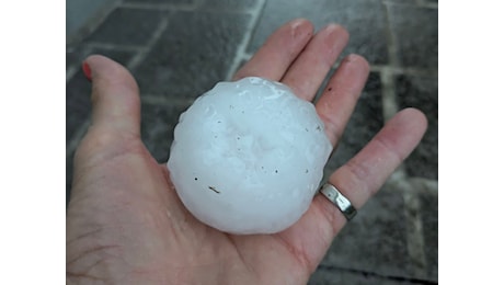 Maltempo, la supercella devasta anche l’Emilia-Romagna: grandinate e danni tra Reggiano, Modenese e Ferrarese