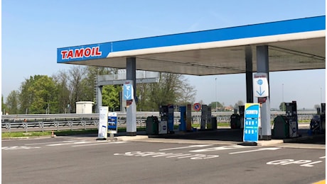 Svolta per i distributori, colonnine elettriche e contributi fino a 60.000 euro