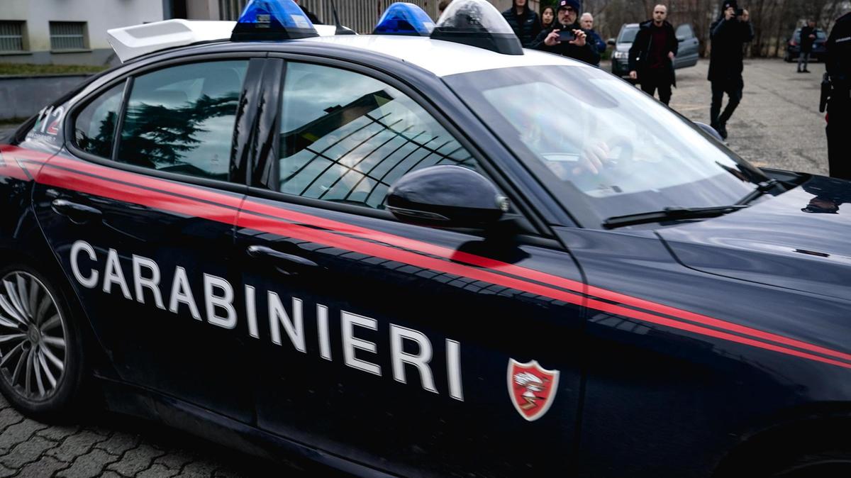 Uomo trovato morto in casa nel Milanese, si procede per omicidio