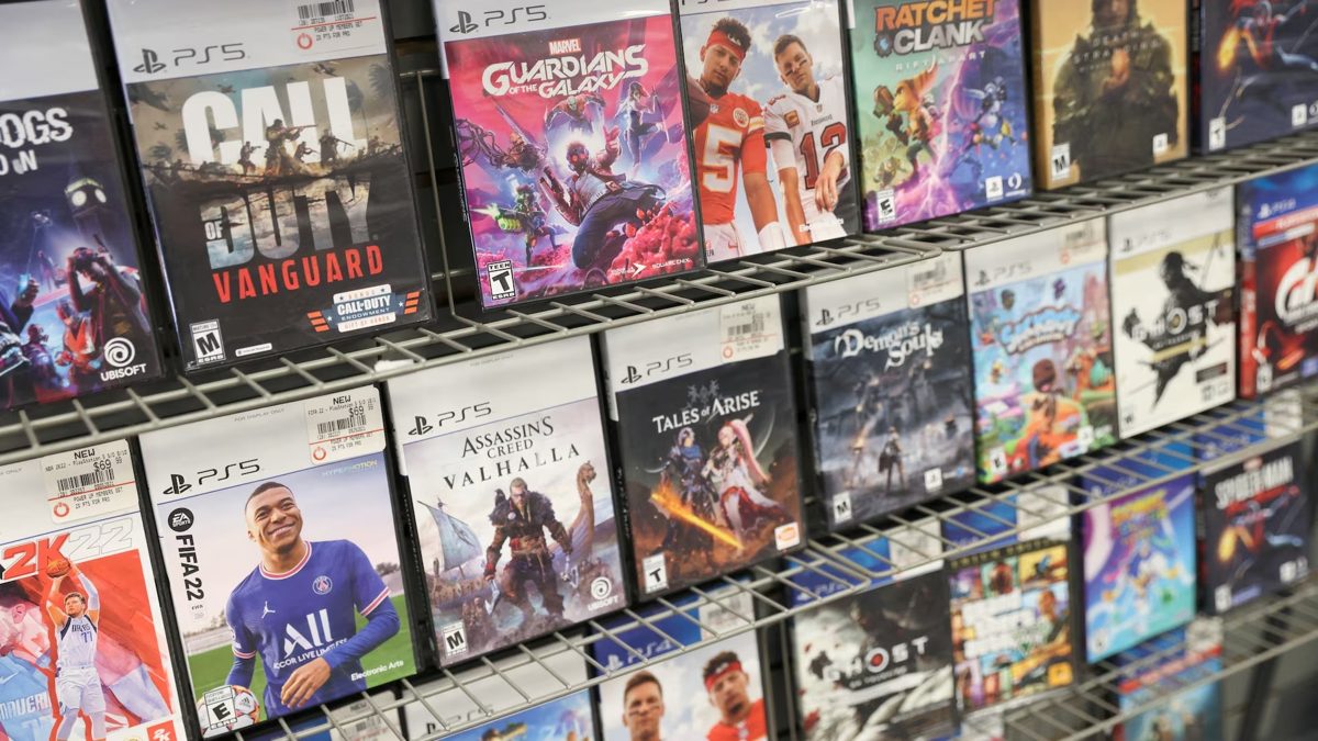 Lo stop ai dischi fisici di PlayStation danneggerà molto il mercato dell'usato, dicono gli analisti