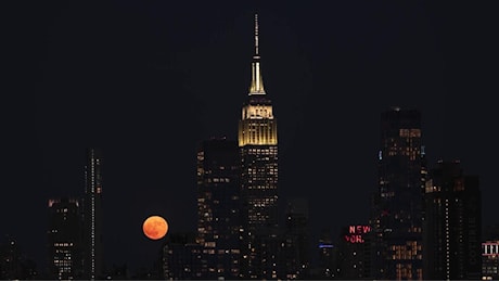 La Luna delle Fragole illumina il cielo da Vienna a New York, fino a Barbara