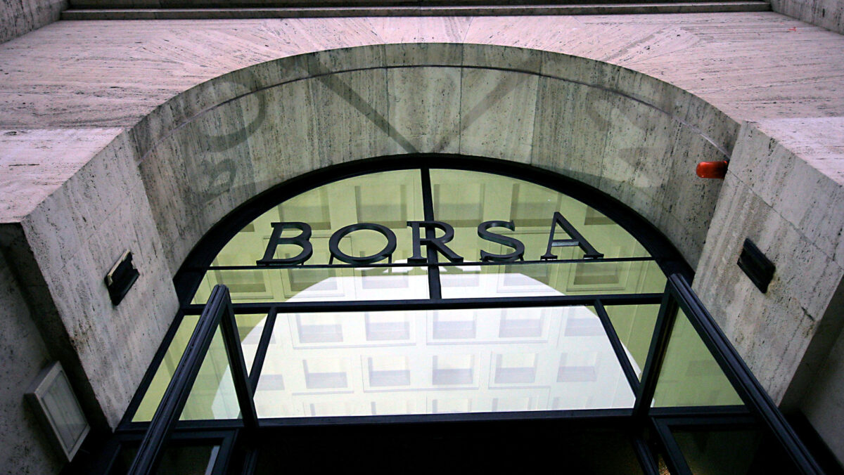 Borse, le tensioni in Iran riaccendono i timori: Europa debole, Piazza Affari giù. Schizza il petrolio, su anche lo spread