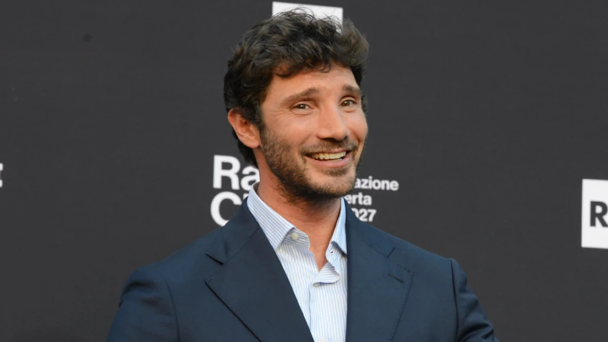 Sanremo 2027, cambia il regolamento: tutte le novità di Stefano De Martino