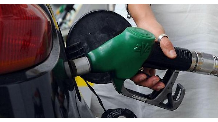 Accise, petrolio e stipendi fermi: il carburante termometro della crisi - Il Roma