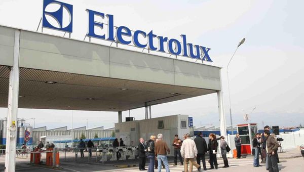 Electrolux, Urso all'azienda: nuovo piano industriale entro ottobre