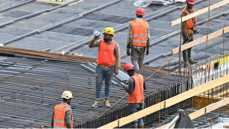 Lavoro, a maggio calano gli occupati ma il tasso di disoccupazione scende al 5%. Cresce la quota di inattivi