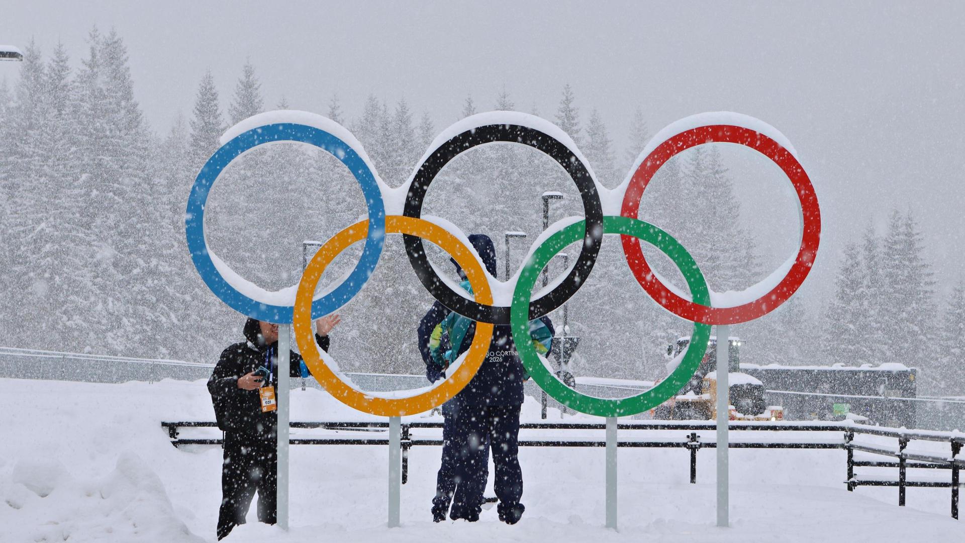 Olimpiadi: il Cio revoca la sospensione del Comitato olimpico russo. Resta il no a bandiera e inno