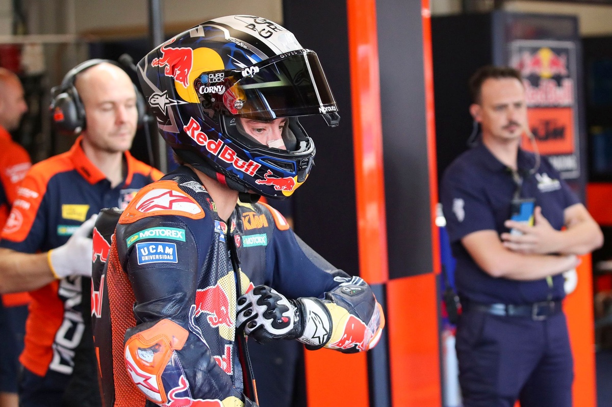 MotoGP | Acosta si ritira ad Assen per sindrome del tunnel carpale e si opererà la prossima settimana