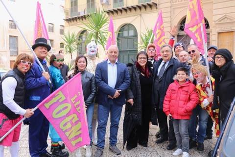 Il Circo Lidia Togni con la sua allegria conquista i palermitani, parata per le vie del centro
